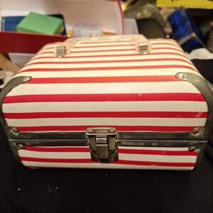 Vintage 1960s Mod Hip 8x5x5" Storage Doll Keepsake Case Overnight Travel Box